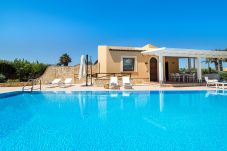 Villa a Custonaci - Villa con piscina al mare a Trapani, Sicily