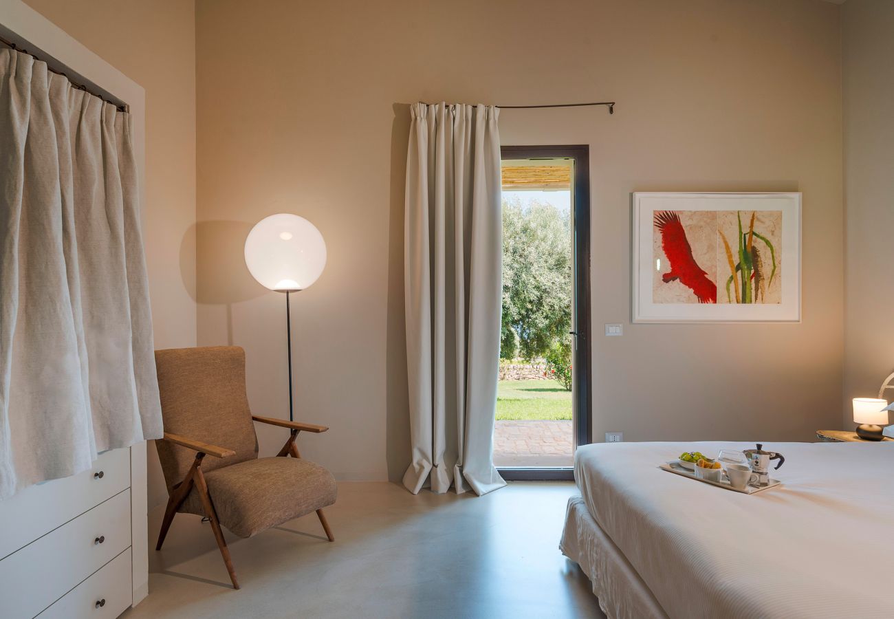 Villa a Scicli - Villa con terrazza e giardino privato. Piscina in comune. Scicli, Sicilia - Gelsi