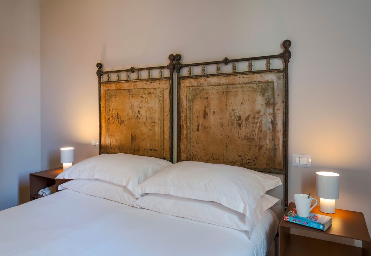 Villa a Scicli - Villa con terrazza e giardino privato. Piscina in comune. Scicli, Sicilia - Gelsi