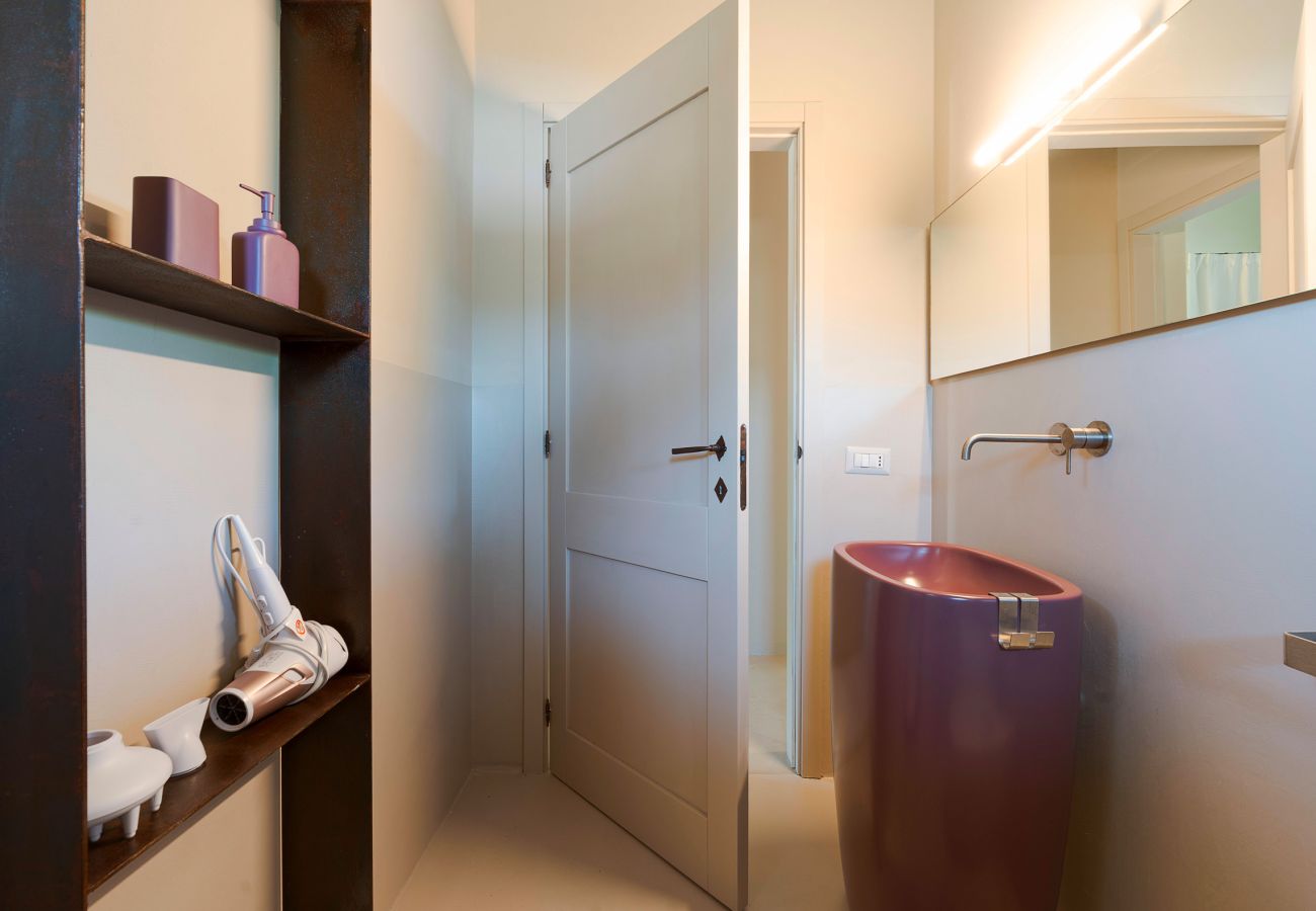 Villa a Scicli - Villa con terrazza e giardino privato. Piscina in comune. Scicli, Sicilia - Gelsi