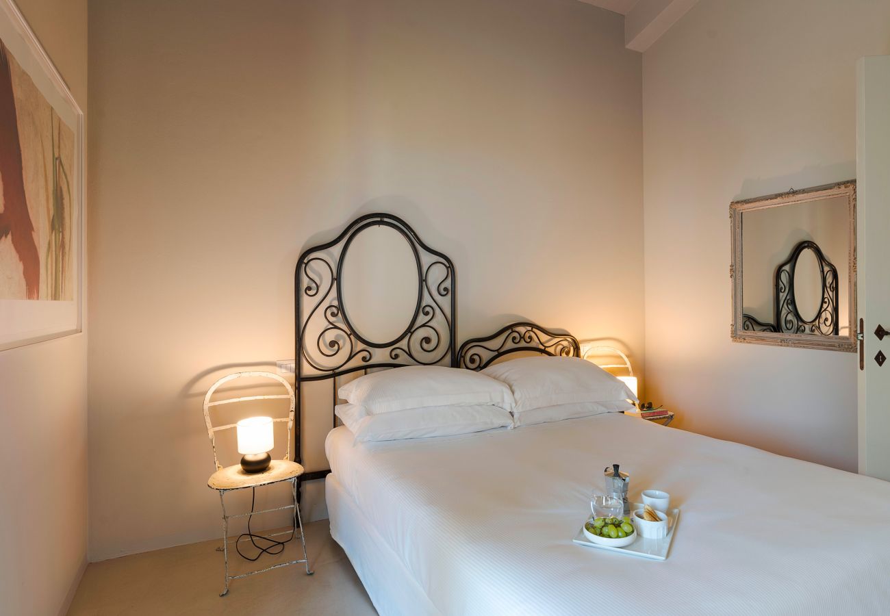 Villa a Scicli - Villa con terrazza e giardino privato. Piscina in comune. Scicli, Sicilia - Gelsi