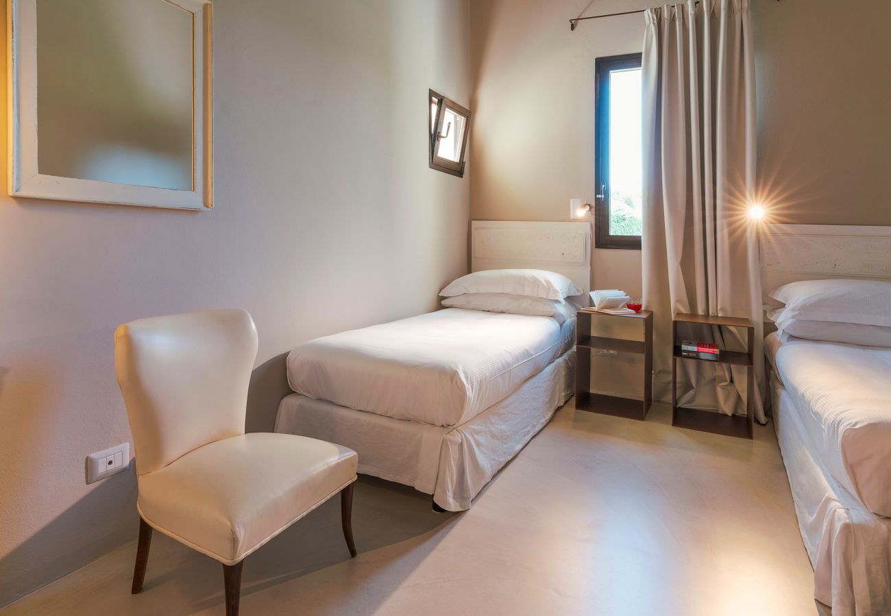 Villa a Scicli - Villa con terrazza e giardino privato. Piscina in comune. Scicli, Sicilia - Gelsi