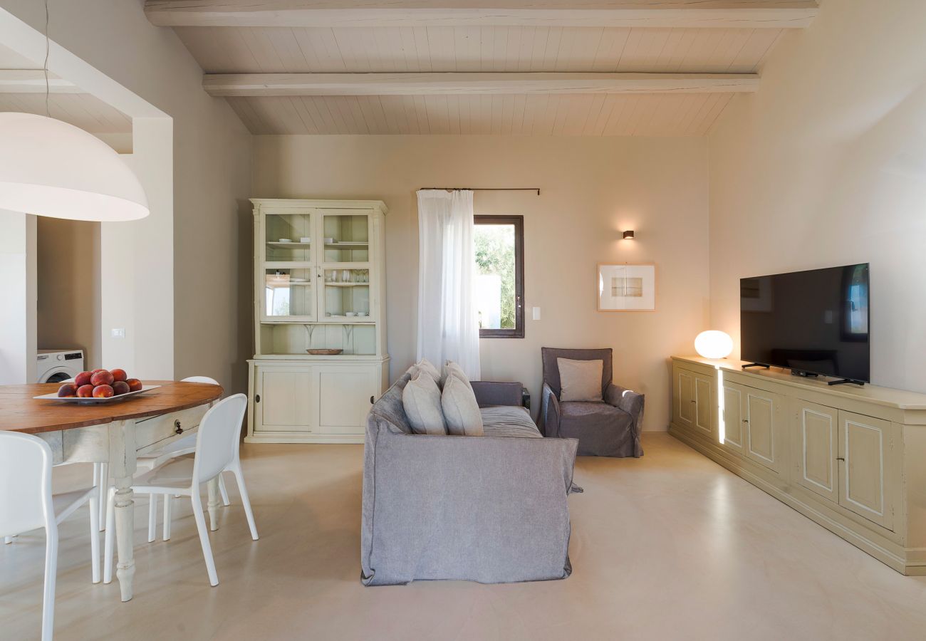 Villa a Scicli - Villa con terrazza e giardino privato. Piscina in comune. Scicli, Sicilia - Gelsi