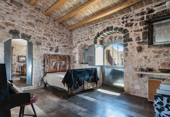 Villa a Santa Croce Camerina - Villa d’autore con piscina a Ragusa, Sicily - 11 pax Villa a Santa Croce Camerina - Villa d’autore con piscina a Ragusa, Sicily - 11 pax