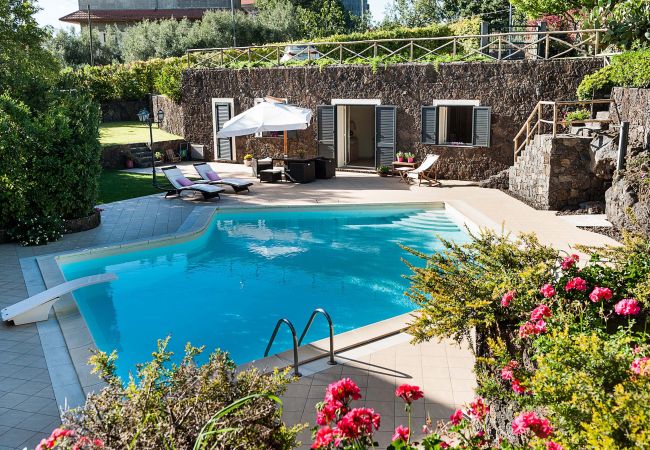 Villa a Ragalna - Villa di campagna con piscina sull'Etna, Sicily