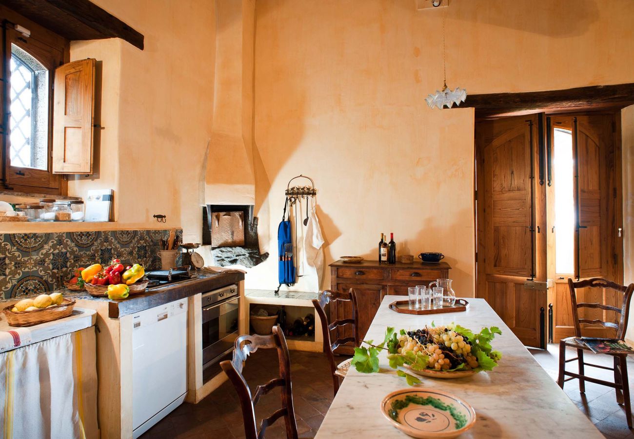 Casa a Trecastagni - Antico casale di campagna sull'Etna con 3 camere da letto, Sicily