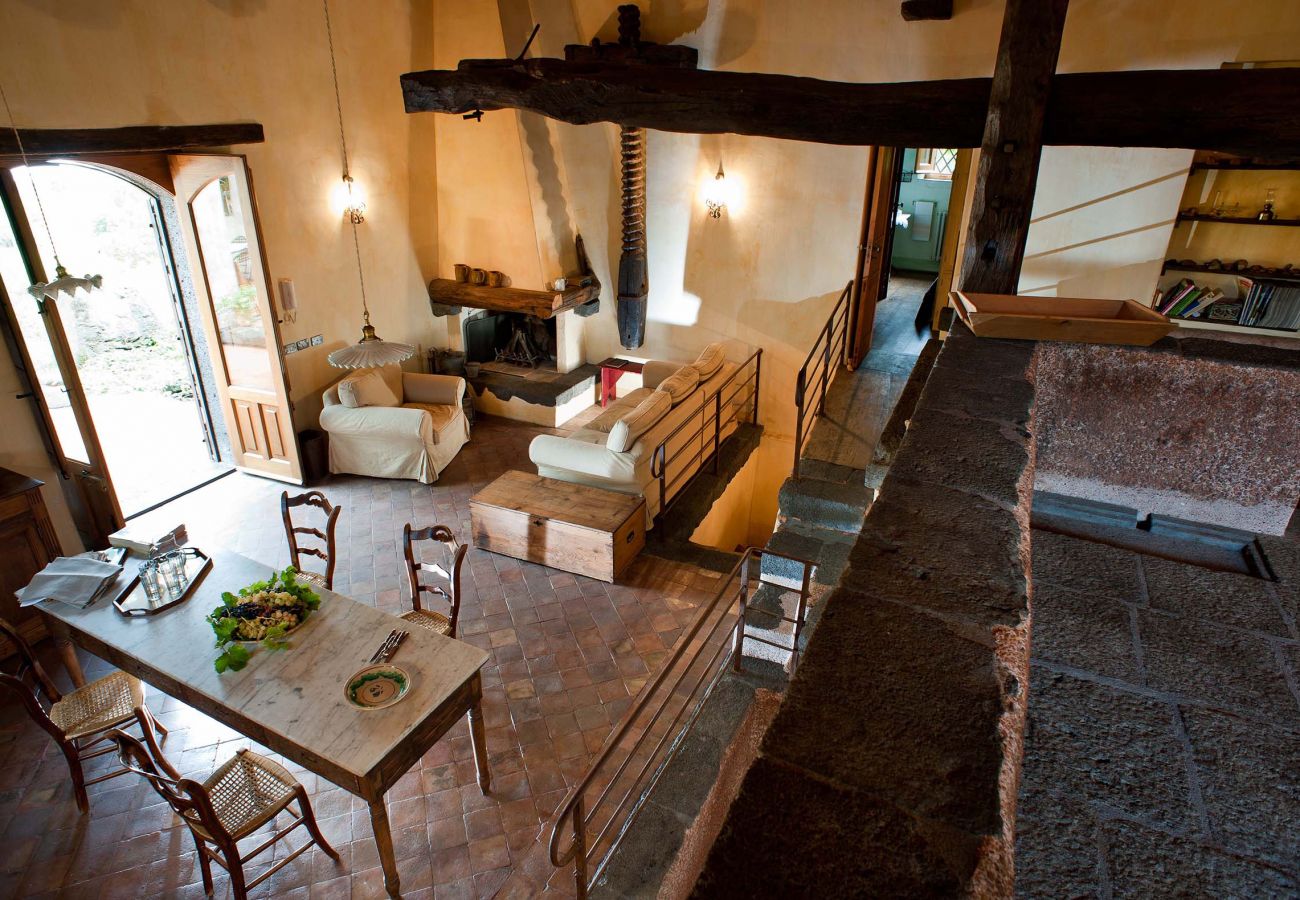 Casa a Trecastagni - Antico casale di campagna sull'Etna con 3 camere da letto, Sicily