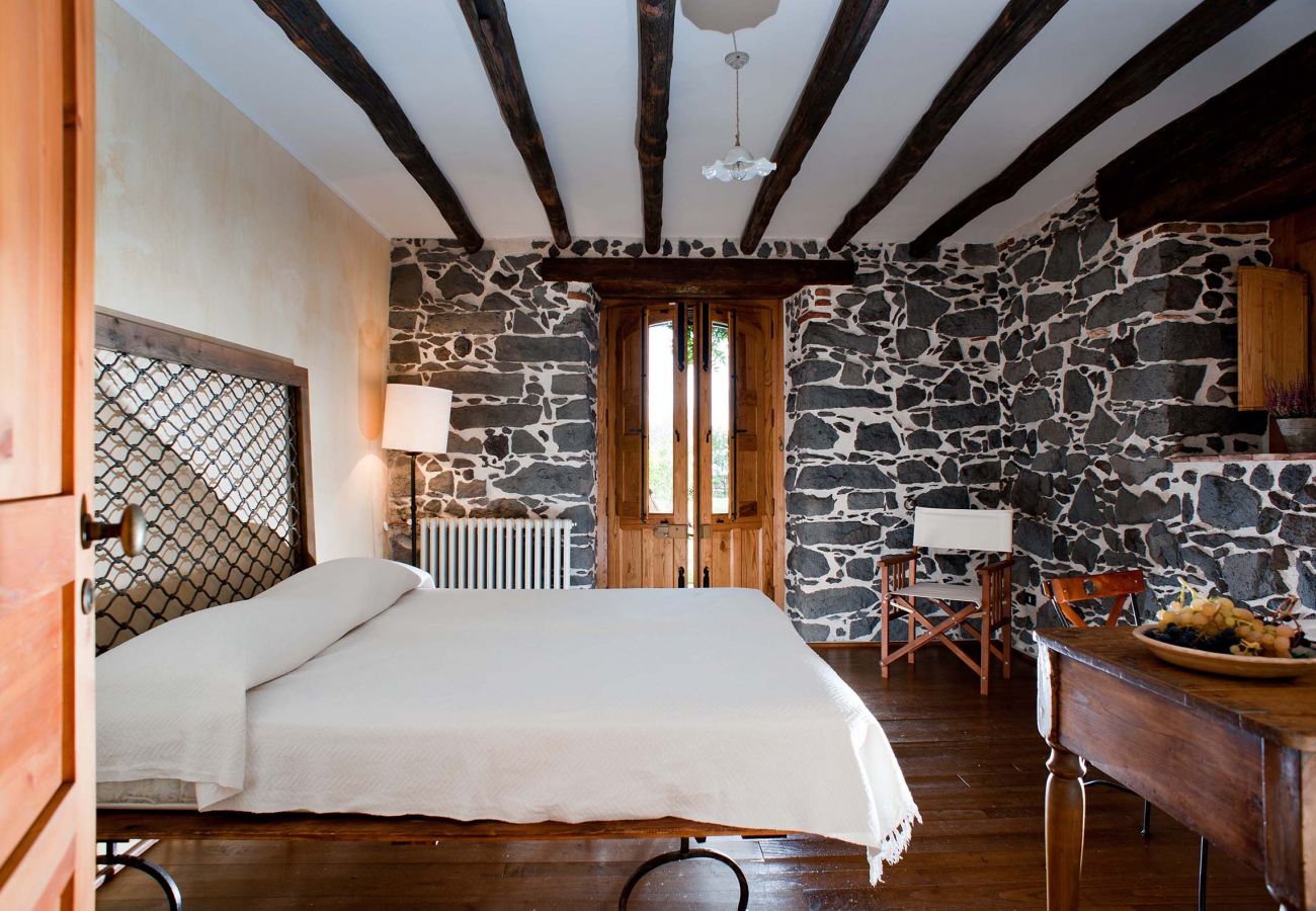 Casa a Trecastagni - Antico casale di campagna sull'Etna con 3 camere da letto, Sicily