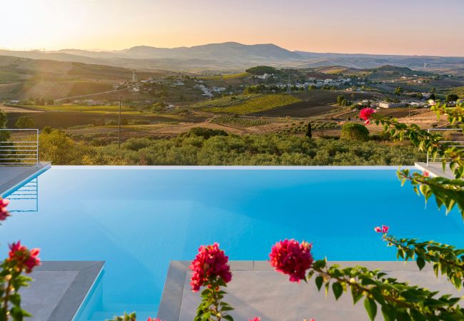 Villa a Buseto Palizzolo - Splendida villa di campagna con piscina Villa a Buseto Palizzolo - Splendida villa di campagna con piscina