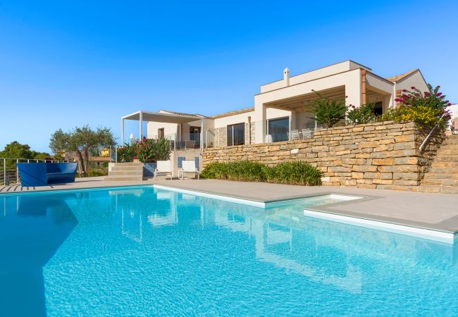 Villa a Buseto Palizzolo - Splendida villa di campagna con piscina Villa a Buseto Palizzolo - Splendida villa di campagna con piscina