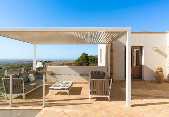 Villa a Buseto Palizzolo - Splendida villa di campagna con piscina Villa a Buseto Palizzolo - Splendida villa di campagna con piscina