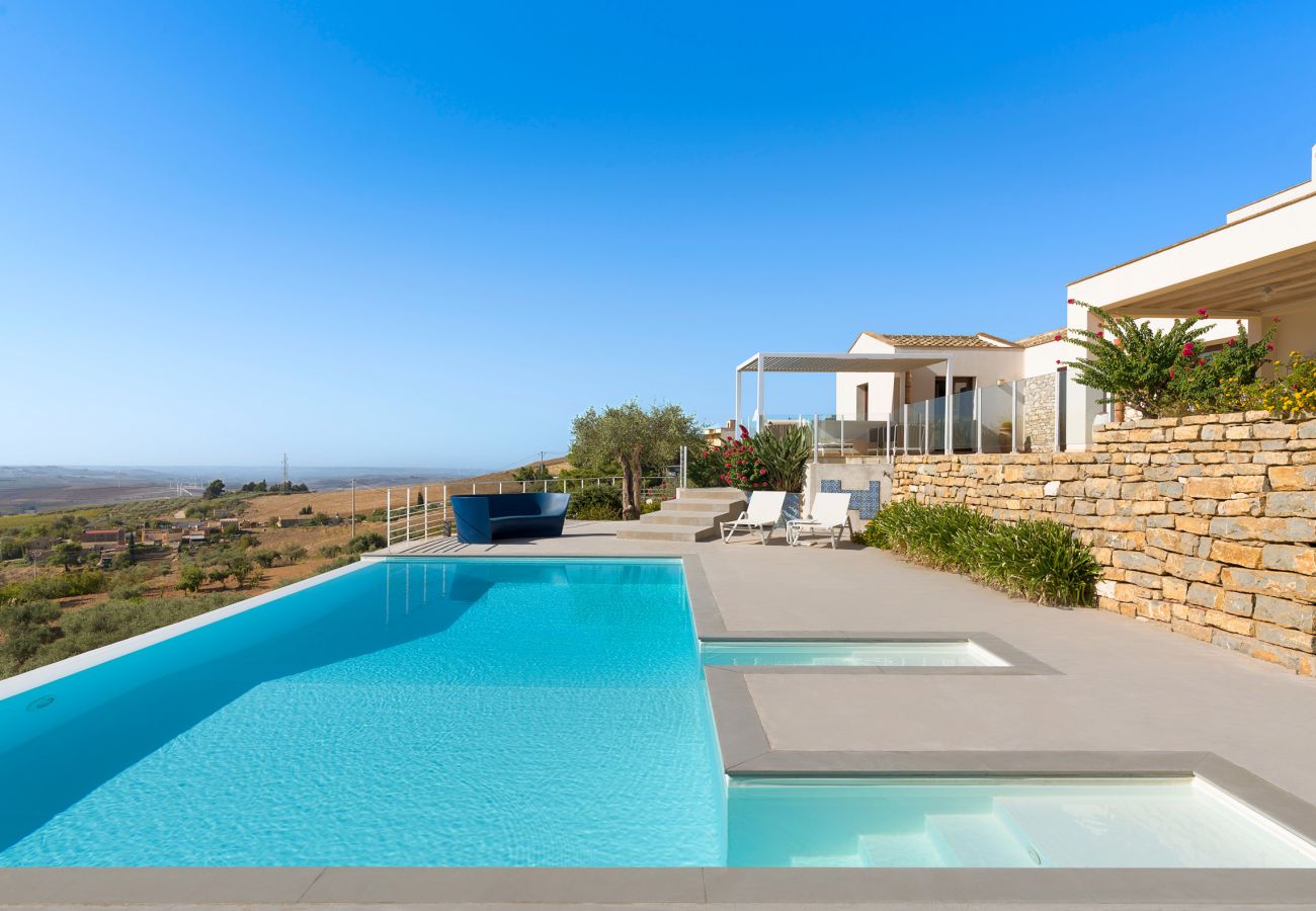 Villa a Buseto Palizzolo - Splendida villa di campagna con piscina