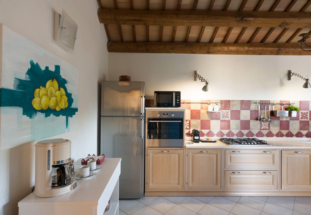 Villa a Buseto Palizzolo - Splendida villa di campagna con piscina
