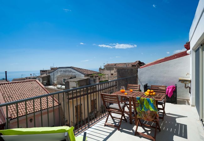  a Taormina - Appartamento con terrazza sul Corso Umberto di Taormina, SIcilia