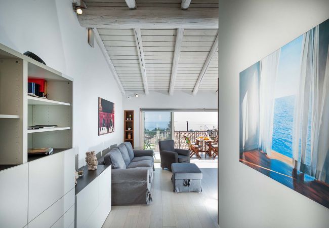 Appartamento a Taormina - Appartamento con terrazza sul Corso Umberto di Taormina, SIcilia Appartamento a Taormina - Appartamento con terrazza sul Corso Umberto di Taormina, SIcilia