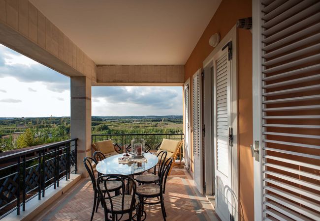 Villa a Noto - Villa con piscina, 450 metri dal mare di San Lorenzo, Noto, Sicilia - 14 pax Villa a Noto - Villa con piscina, 450 metri dal mare di San Lorenzo, Noto, Sicilia - 14 pax