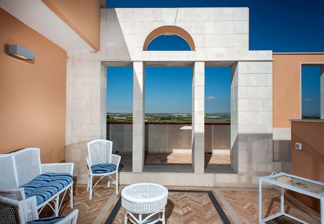 Villa a Noto - Villa con piscina, 450 metri dal mare di San Lorenzo, Noto, Sicilia - 14 pax Villa a Noto - Villa con piscina, 450 metri dal mare di San Lorenzo, Noto, Sicilia - 14 pax