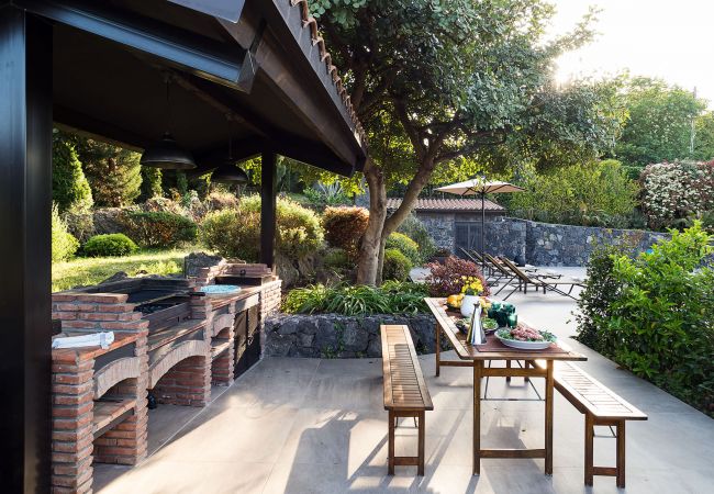 Villa a Viagrande - Villa con piscina e sala fitness sull'Etna, Sicily Villa a Viagrande - Villa con piscina e sala fitness sull'Etna, Sicily