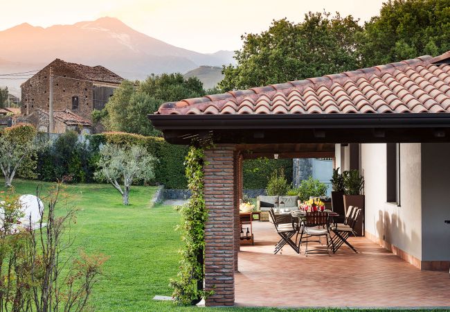 Villa a Viagrande - Villa con piscina e sala fitness sull'Etna, Sicily Villa a Viagrande - Villa con piscina e sala fitness sull'Etna, Sicily