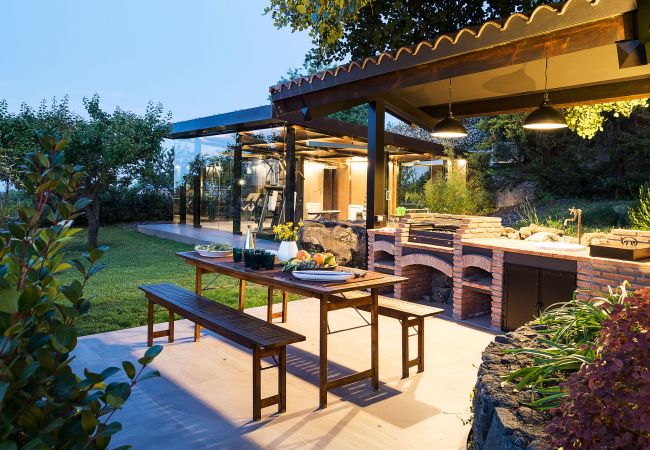 Villa a Viagrande - Villa con piscina e sala fitness sull'Etna, Sicily Villa a Viagrande - Villa con piscina e sala fitness sull'Etna, Sicily