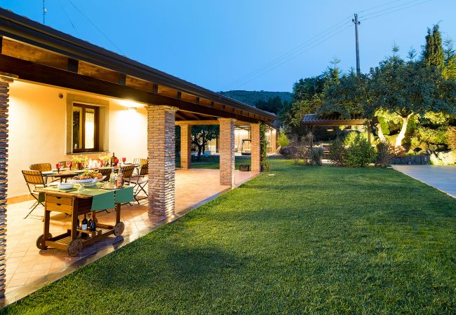 Villa a Viagrande - Villa con piscina e sala fitness sull'Etna, Sicily Villa a Viagrande - Villa con piscina e sala fitness sull'Etna, Sicily