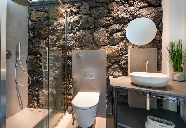 Appartamento a Stazzo - Casa con terrazza e accesso diretto al mare. Piscina in comune.  Appartamento a Stazzo - Casa con terrazza e accesso diretto al mare. Piscina in comune.