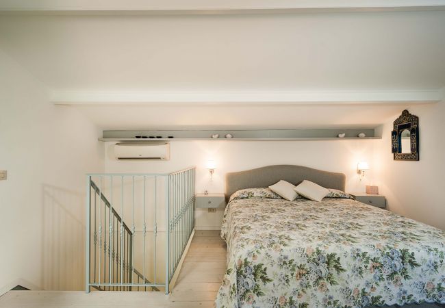 Appartamento a Stazzo - Casa con terrazza e accesso diretto al mare. Piscina in comune.  Appartamento a Stazzo - Casa con terrazza e accesso diretto al mare. Piscina in comune.