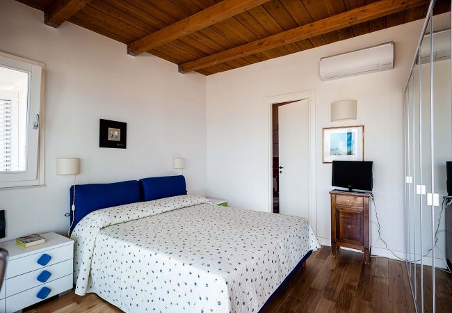 Appartamento a Scicli - Appartamento con terrazza fronte mare a Donnalucata, Scicli, Sicilia - Onda