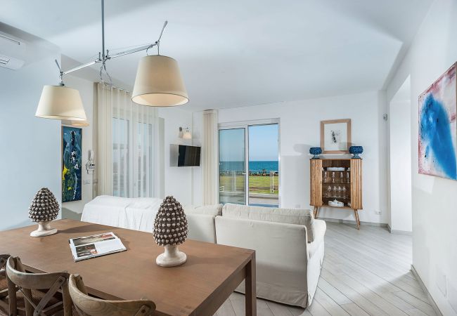 Villa a Marina di Modica - Villa fronte mare con piscina e area wellness a Marina di Modica, Sicilia Villa a Marina di Modica - Villa fronte mare con piscina e area wellness a Marina di Modica, Sicilia