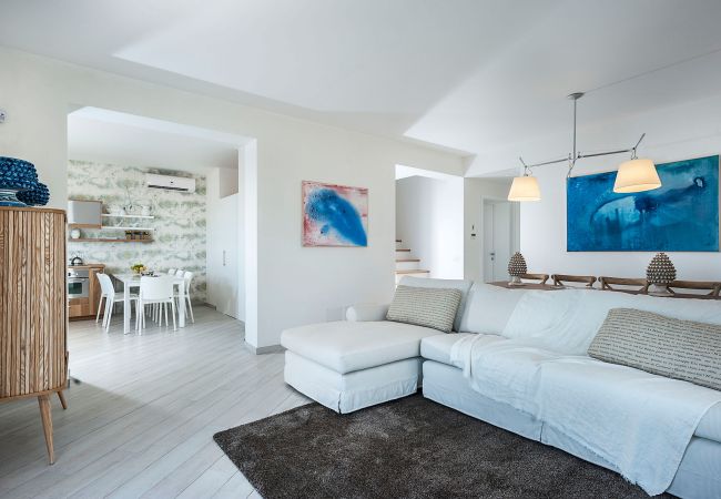 Villa a Marina di Modica - Villa fronte mare con piscina e area wellness a Marina di Modica, Sicilia Villa a Marina di Modica - Villa fronte mare con piscina e area wellness a Marina di Modica, Sicilia