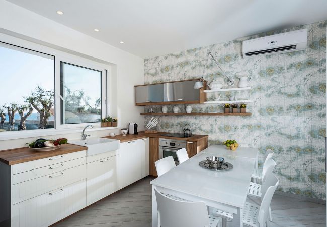 Villa a Marina di Modica - Villa fronte mare con piscina e area wellness a Marina di Modica, Sicilia Villa a Marina di Modica - Villa fronte mare con piscina e area wellness a Marina di Modica, Sicilia