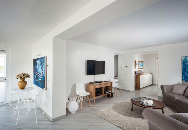 Villa a Marina di Modica - Villa fronte mare con piscina e area wellness a Marina di Modica, Sicilia Villa a Marina di Modica - Villa fronte mare con piscina e area wellness a Marina di Modica, Sicilia