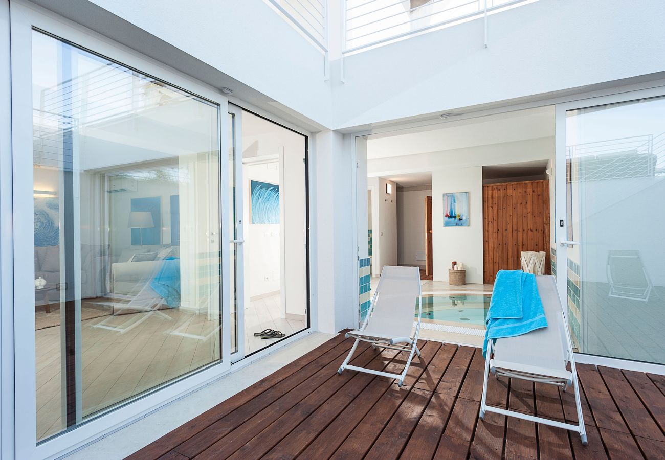 Villa a Marina di Modica - Villa fronte mare con piscina e area wellness a Marina di Modica, Sicilia