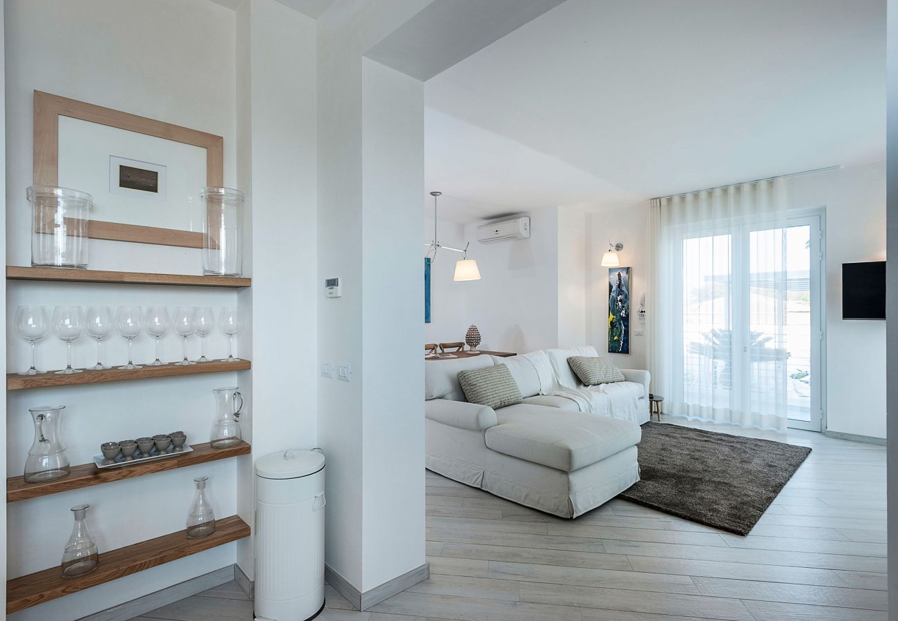 Villa a Marina di Modica - Villa fronte mare con piscina e area wellness a Marina di Modica, Sicilia