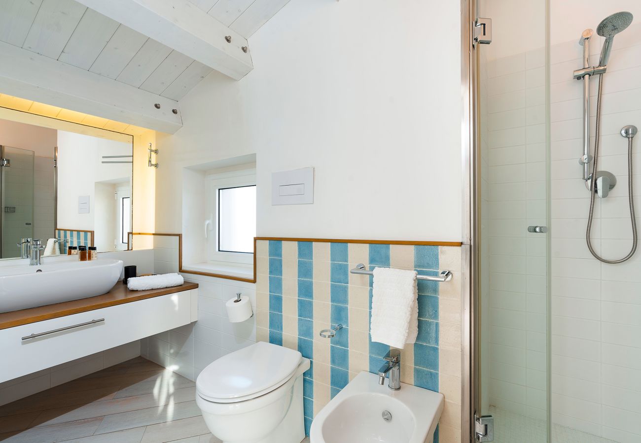 Villa a Marina di Modica - Villa fronte mare con piscina e area wellness a Marina di Modica, Sicilia