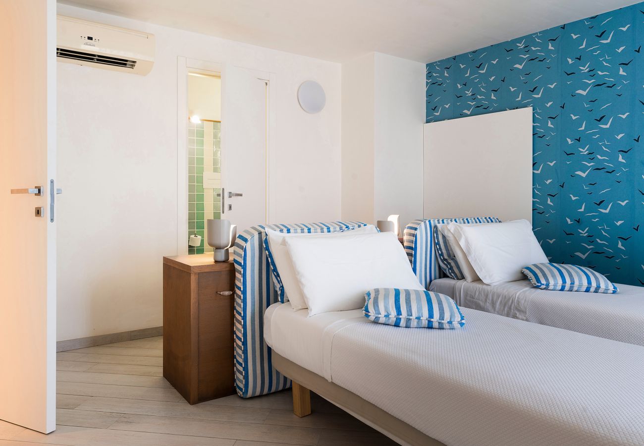 Villa a Marina di Modica - Villa fronte mare con piscina e area wellness a Marina di Modica, Sicilia