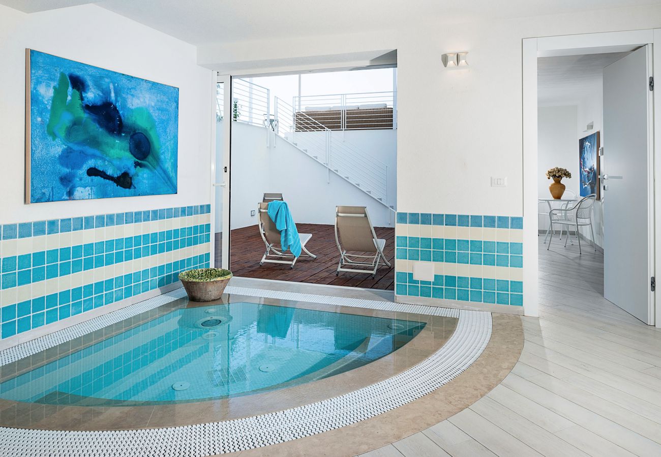 Villa a Marina di Modica - Villa fronte mare con piscina e area wellness a Marina di Modica, Sicilia