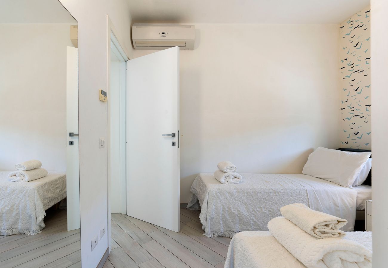 Villa a Marina di Modica - Villa fronte mare con piscina e area wellness a Marina di Modica, Sicilia