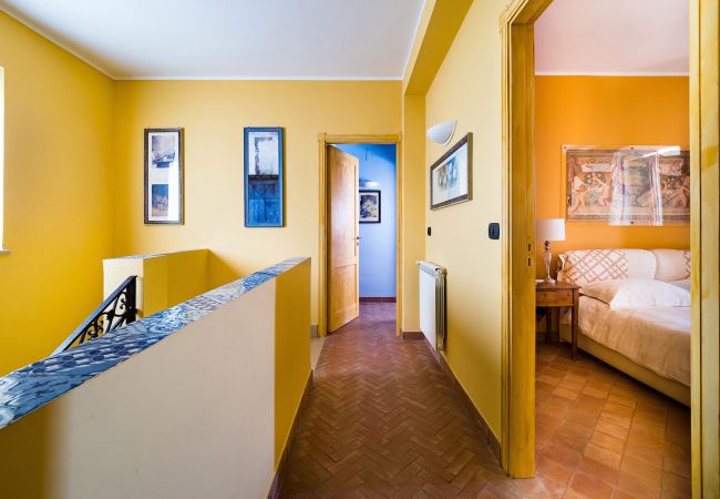 Villa a Milo - Villa con piscina e vista mare sull’Etna, Sicily - 12 pax Villa a Milo - Villa con piscina e vista mare sull’Etna, Sicily - 12 pax