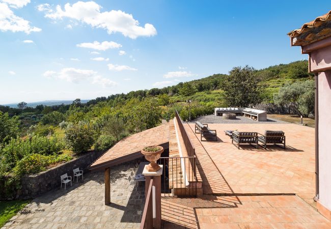 Villa a Milo - Villa con piscina e vista mare sull’Etna, Sicily - 12 pax Villa a Milo - Villa con piscina e vista mare sull’Etna, Sicily - 12 pax
