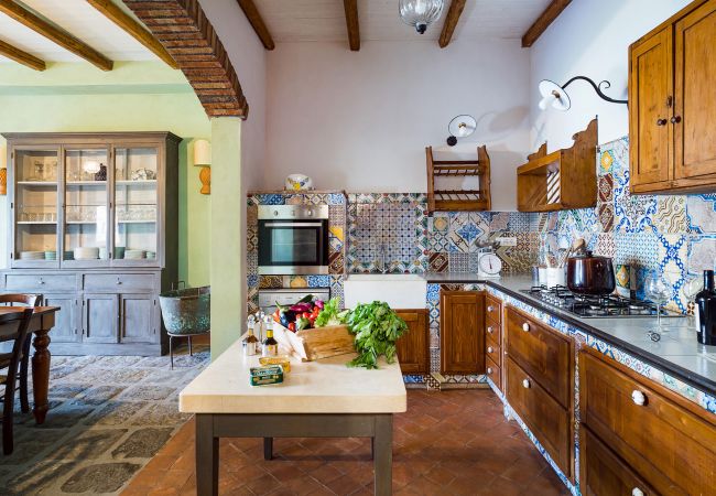 Villa a Milo - Villa con piscina e vista mare sull’Etna, Sicily - 12 pax Villa a Milo - Villa con piscina e vista mare sull’Etna, Sicily - 12 pax