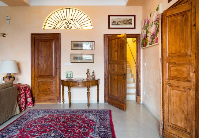 Villa a Milo - Villa con piscina e vista mare sull’Etna, Sicily - 12 pax Villa a Milo - Villa con piscina e vista mare sull’Etna, Sicily - 12 pax