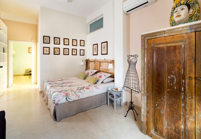 Villa a Milo - Villa con piscina e vista mare sull’Etna, Sicily - 12 pax Villa a Milo - Villa con piscina e vista mare sull’Etna, Sicily - 12 pax