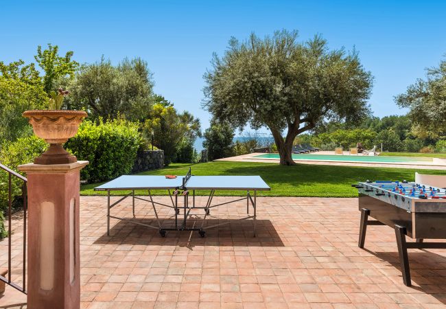 Villa a Milo - Villa con piscina e vista mare sull’Etna, Sicily - 12 pax Villa a Milo - Villa con piscina e vista mare sull’Etna, Sicily - 12 pax