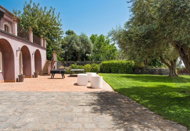 Villa a Milo - Villa con piscina e vista mare sull’Etna, Sicily - 12 pax Villa a Milo - Villa con piscina e vista mare sull’Etna, Sicily - 12 pax