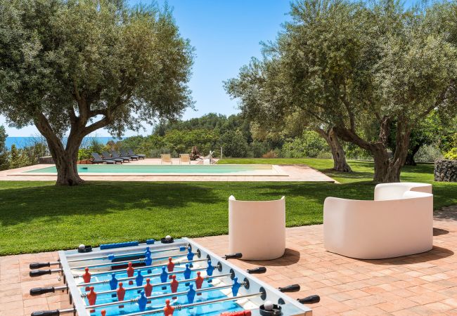 Villa a Milo - Villa con piscina e vista mare sull’Etna, Sicily - 12 pax Villa a Milo - Villa con piscina e vista mare sull’Etna, Sicily - 12 pax