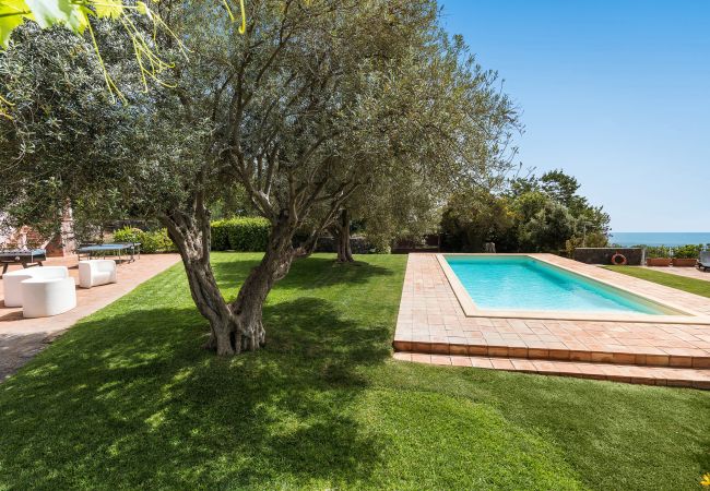 Villa a Milo - Villa con piscina e vista mare sull’Etna, Sicily - 12 pax Villa a Milo - Villa con piscina e vista mare sull’Etna, Sicily - 12 pax