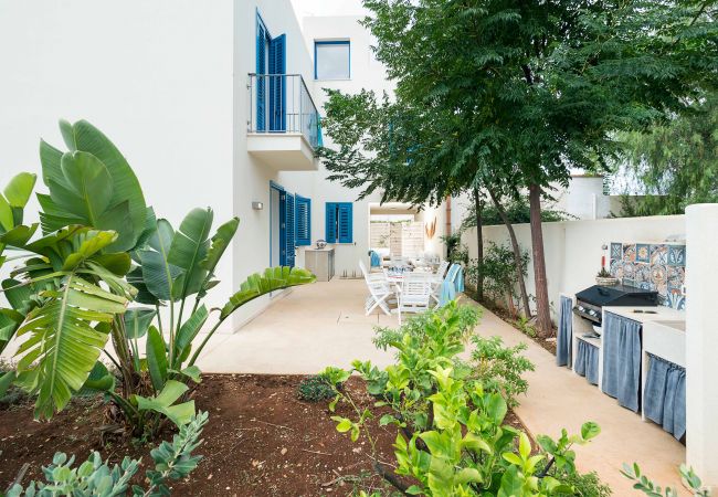 Casa a San Vito Lo Capo - Bella casa con terrazza a 80 metri dalla spiaggia di San Vito lo Capo, Sicilia Casa a San Vito Lo Capo - Bella casa con terrazza a 80 metri dalla spiaggia di San Vito lo Capo, Sicilia