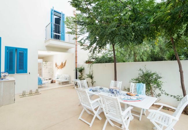 Casa a San Vito Lo Capo - Bella casa con terrazza a 80 metri dalla spiaggia di San Vito lo Capo, Sicilia Casa a San Vito Lo Capo - Bella casa con terrazza a 80 metri dalla spiaggia di San Vito lo Capo, Sicilia