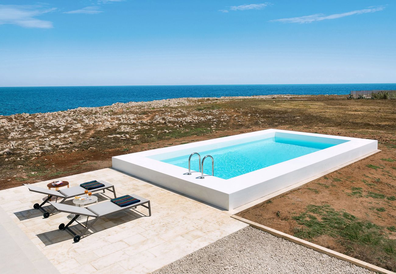 Villa a Portopalo di Capo Passero - Villa fronte mare con piscina privata a Portopalo, Sicilia - 10 pax